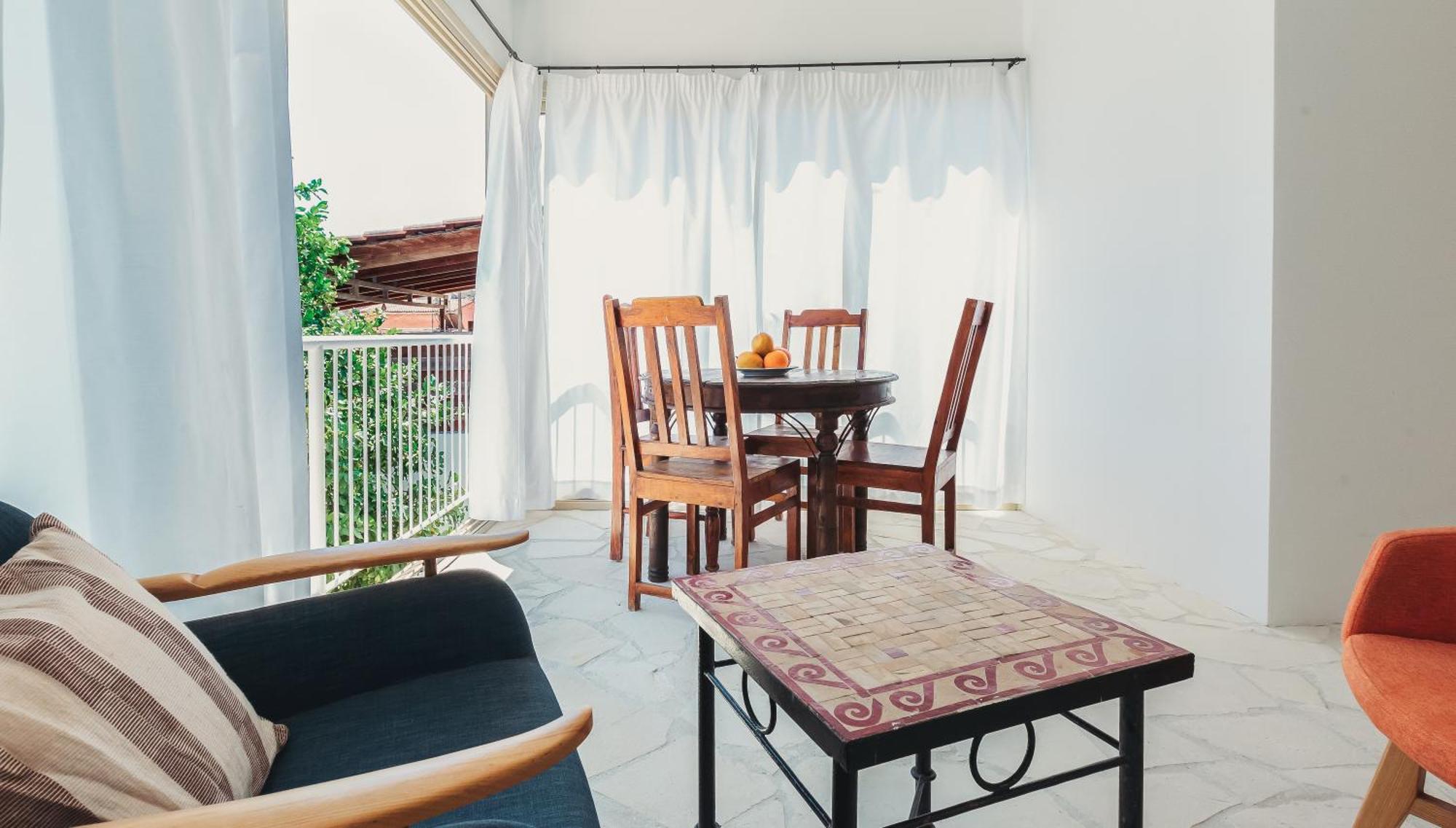 Archondia House - Holiday Apartments With Pool カラヴァソス エクステリア 写真